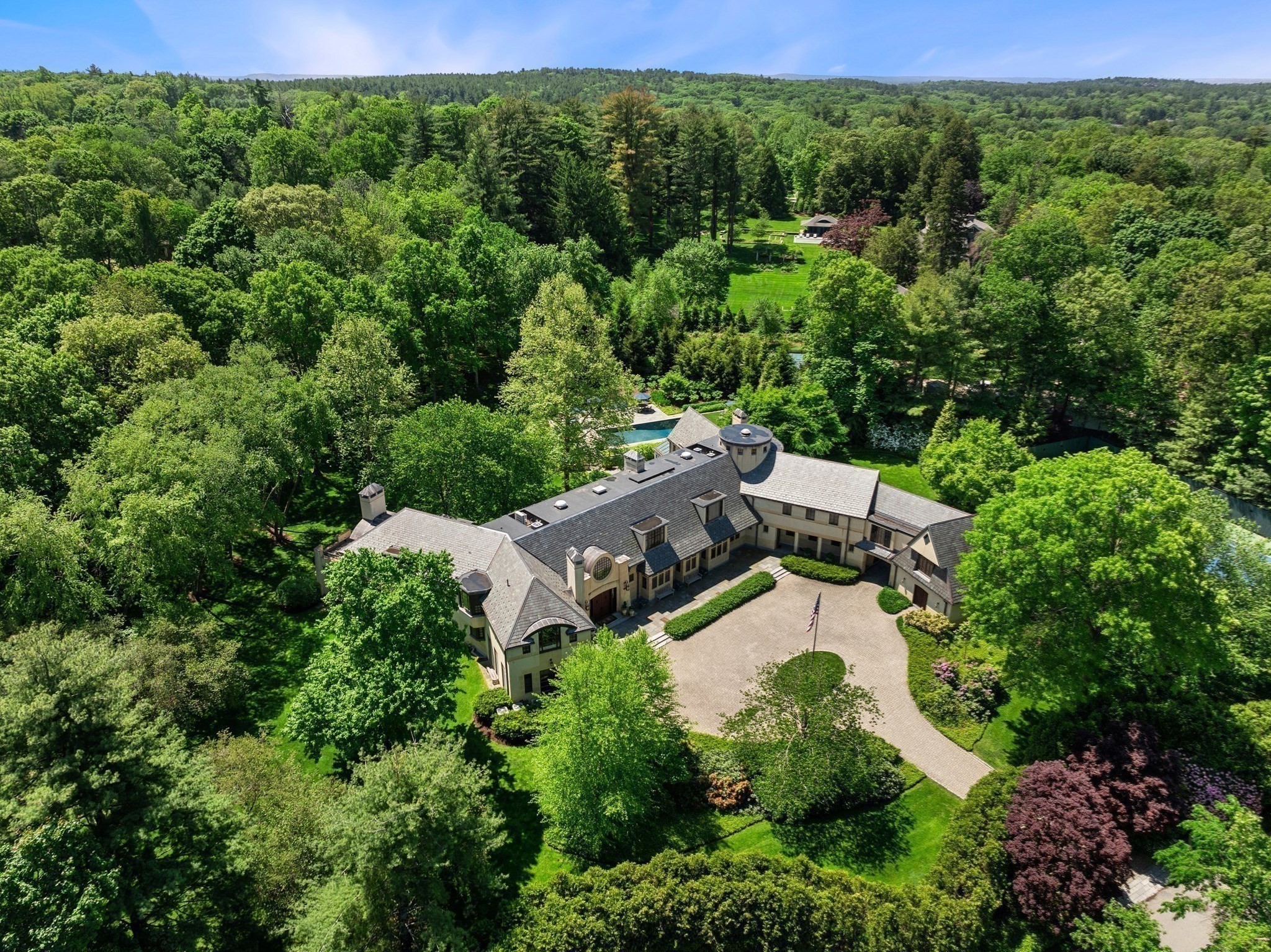 15 Claridge Drive
