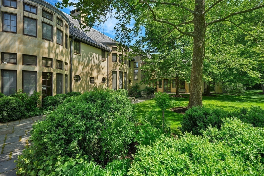 15 Claridge Drive