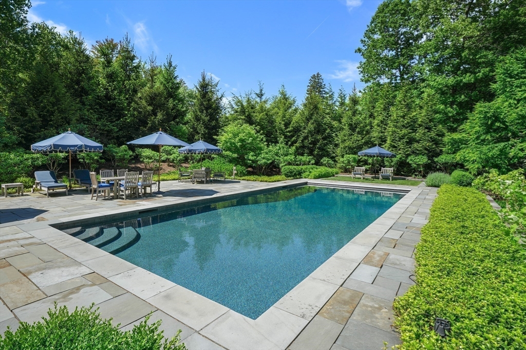 15 Claridge Drive