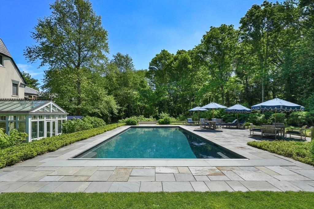 15 Claridge Drive