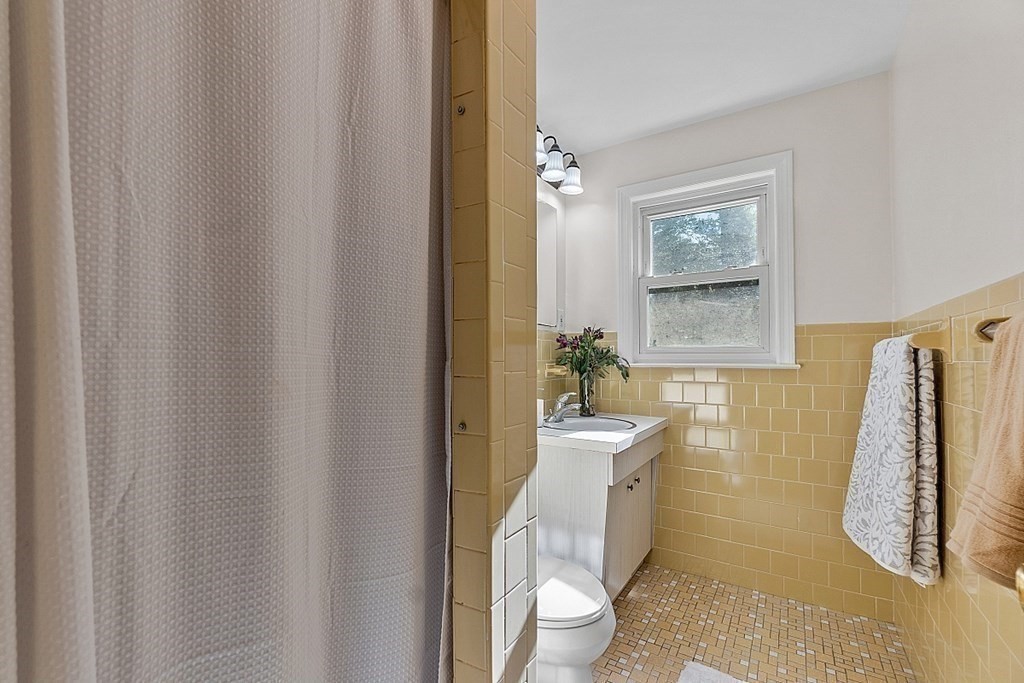 7 Sunnyside Ave