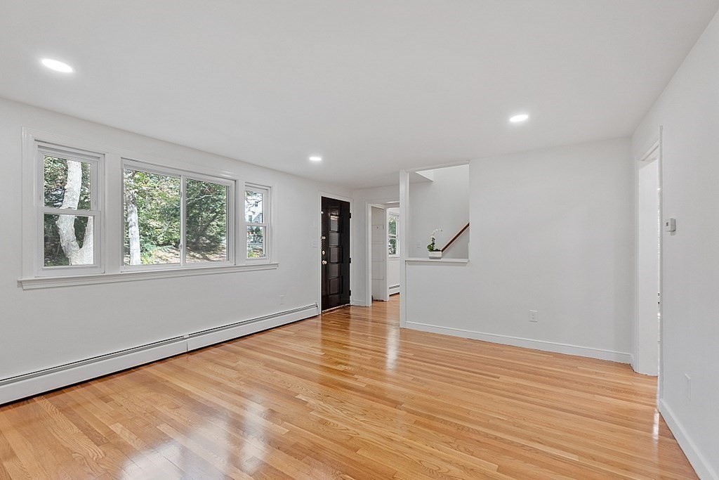 7 Sunnyside Ave