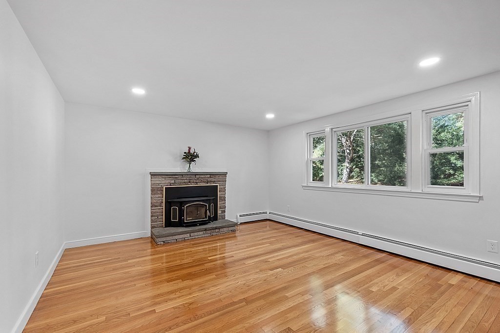 7 Sunnyside Ave