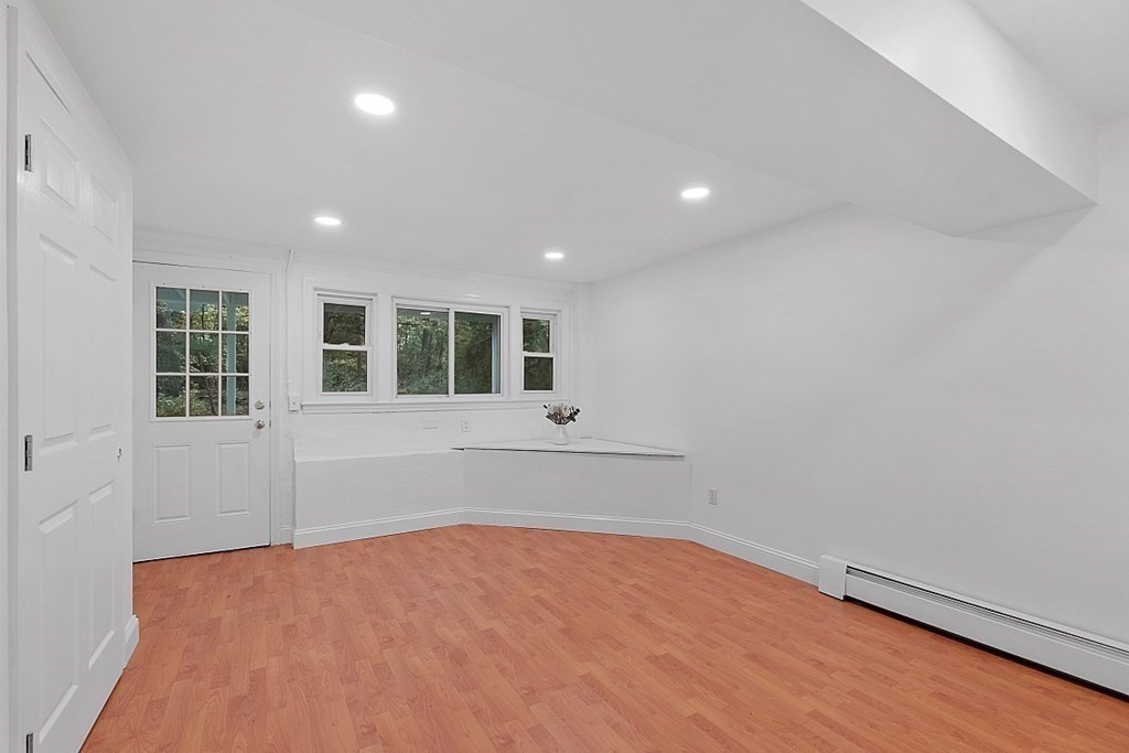 7 Sunnyside Ave