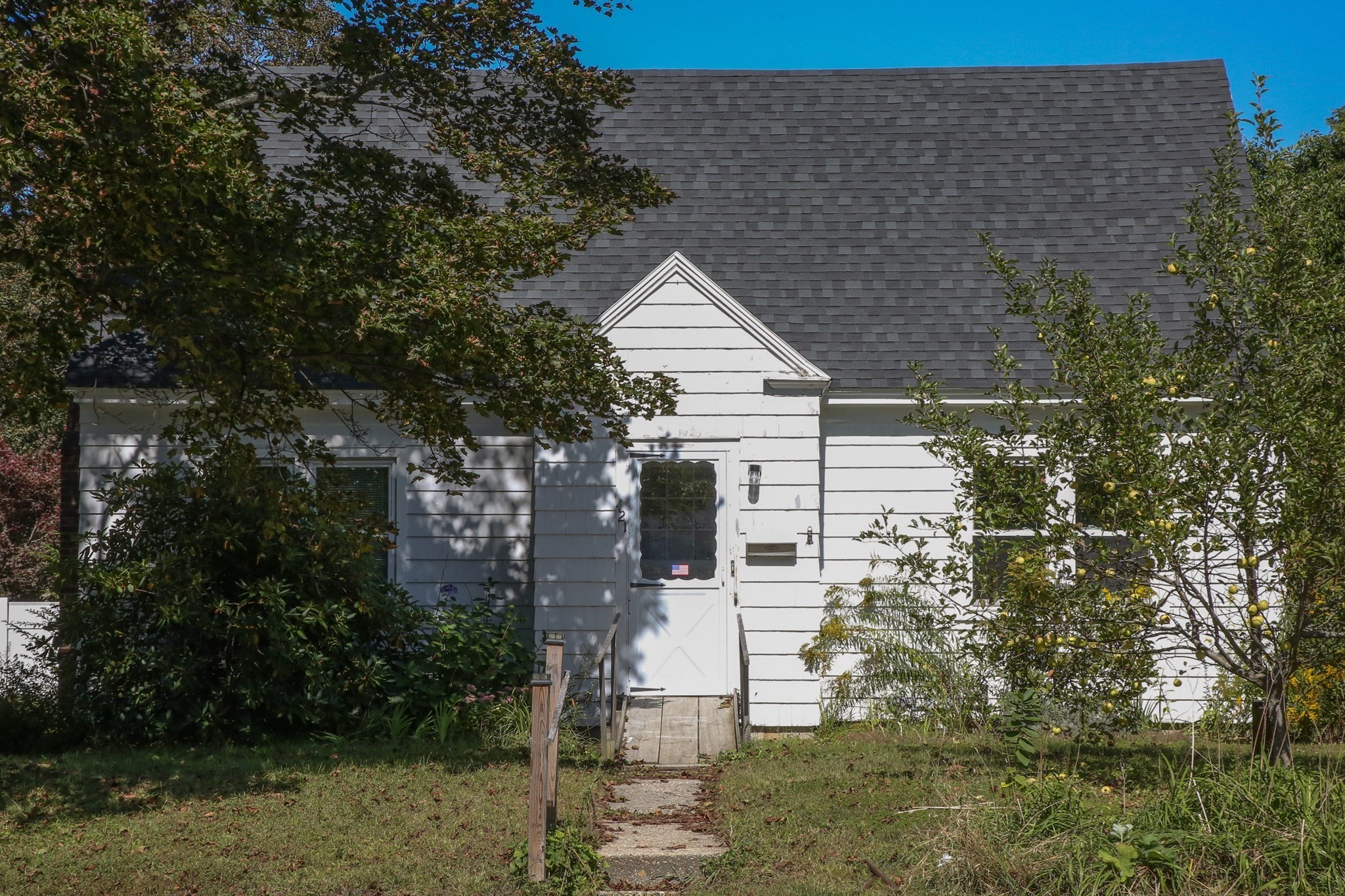 421 Elm St