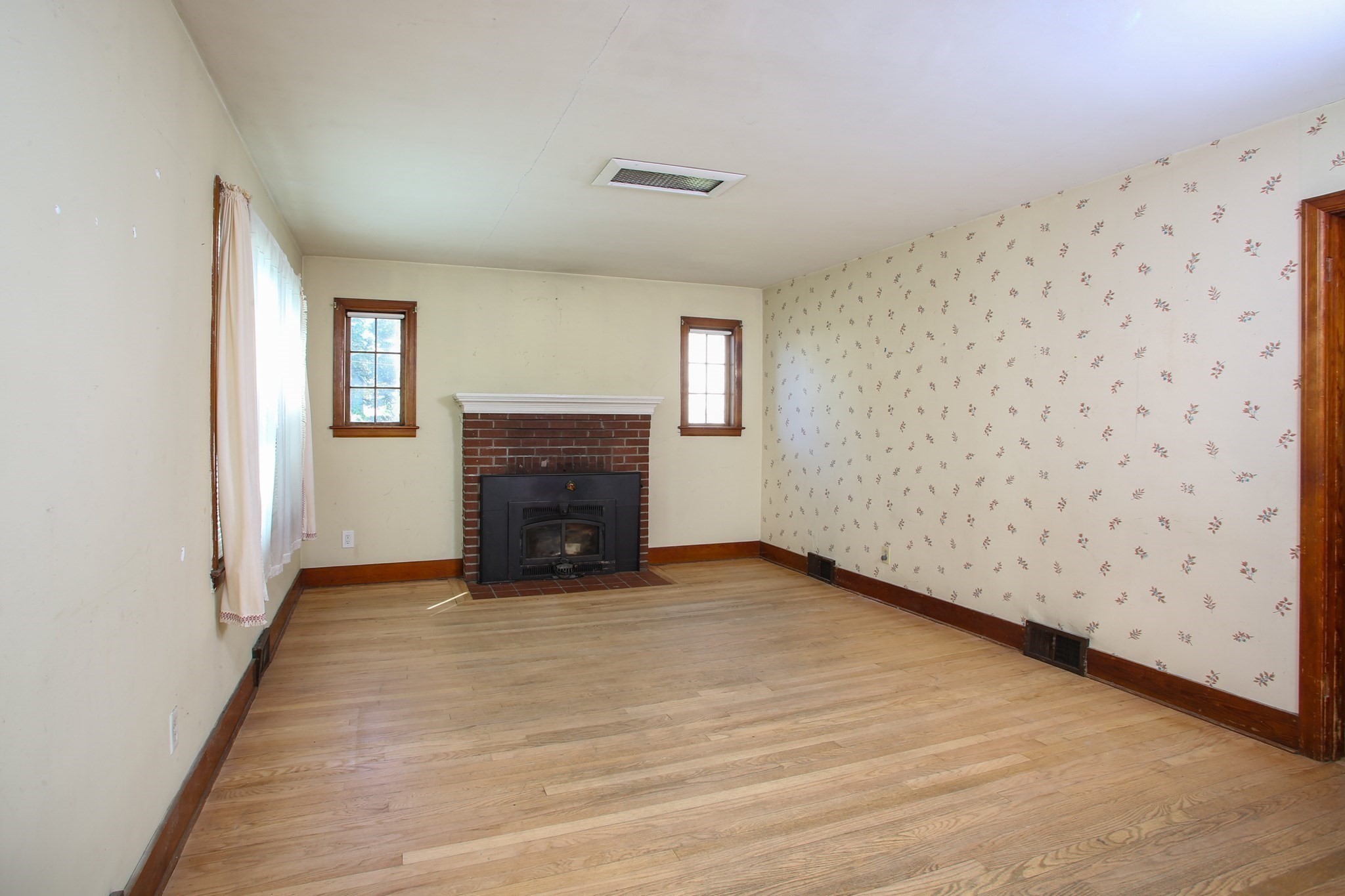 421 Elm St