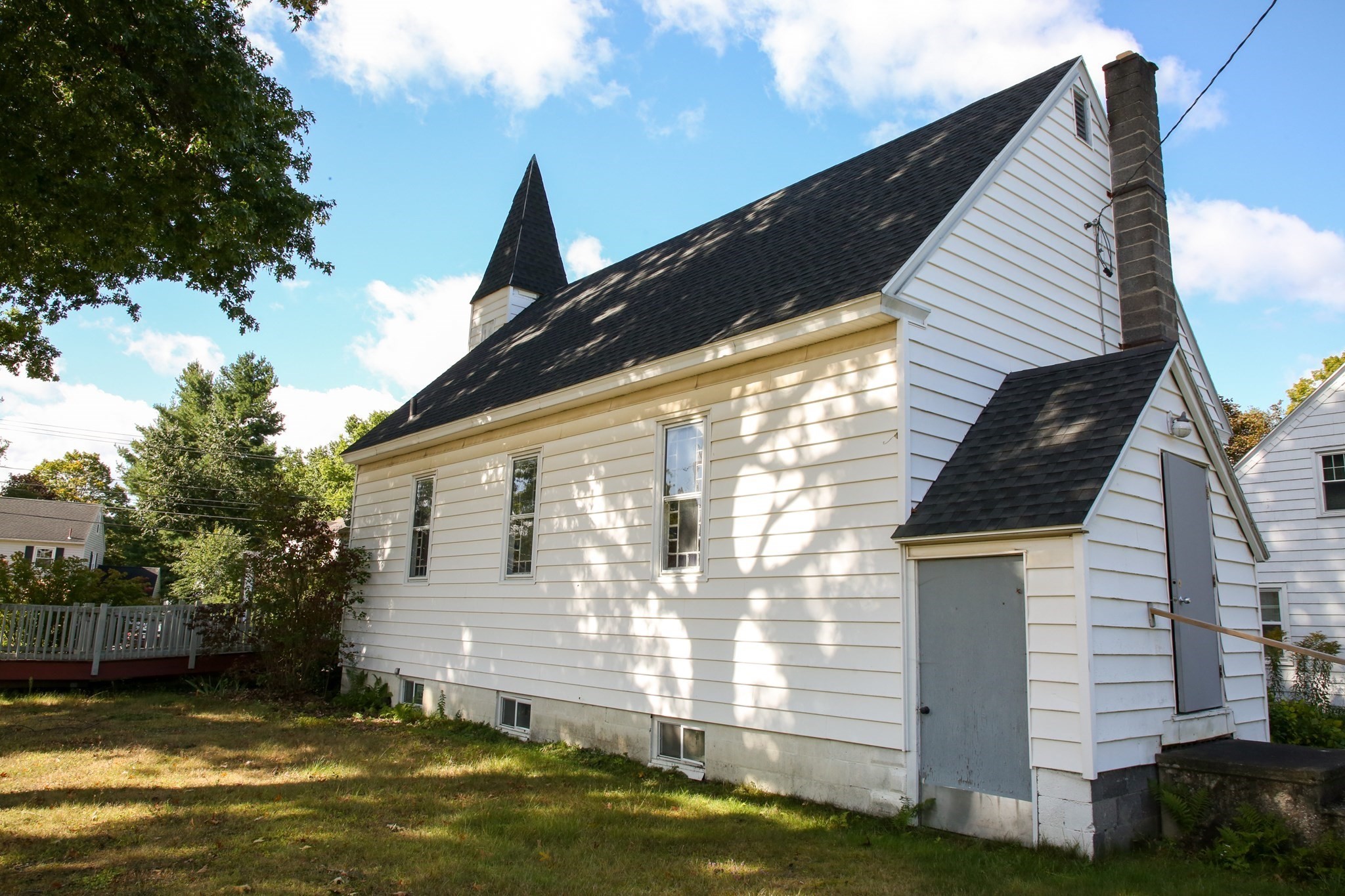421 Elm St