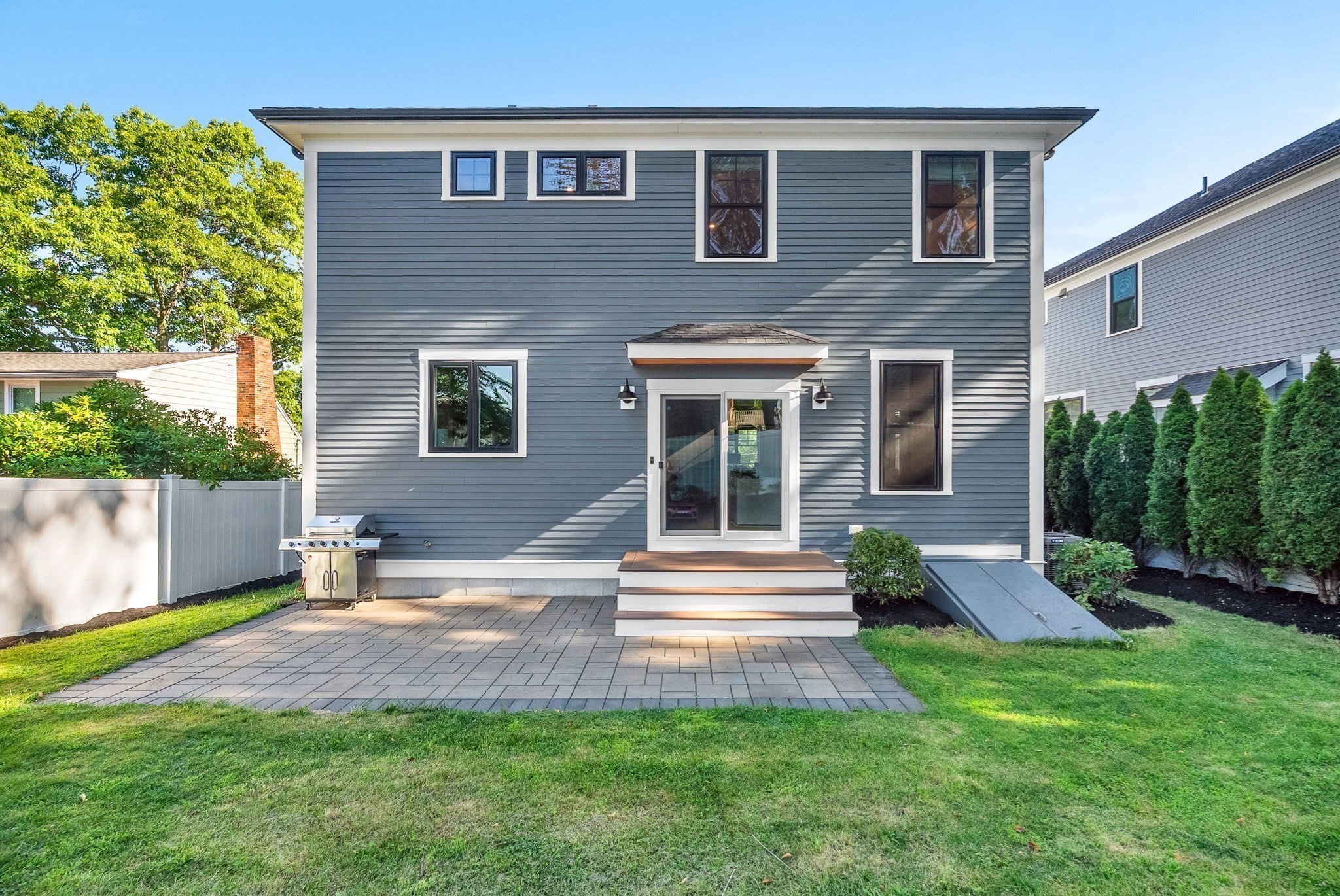 1382 Trapelo Rd