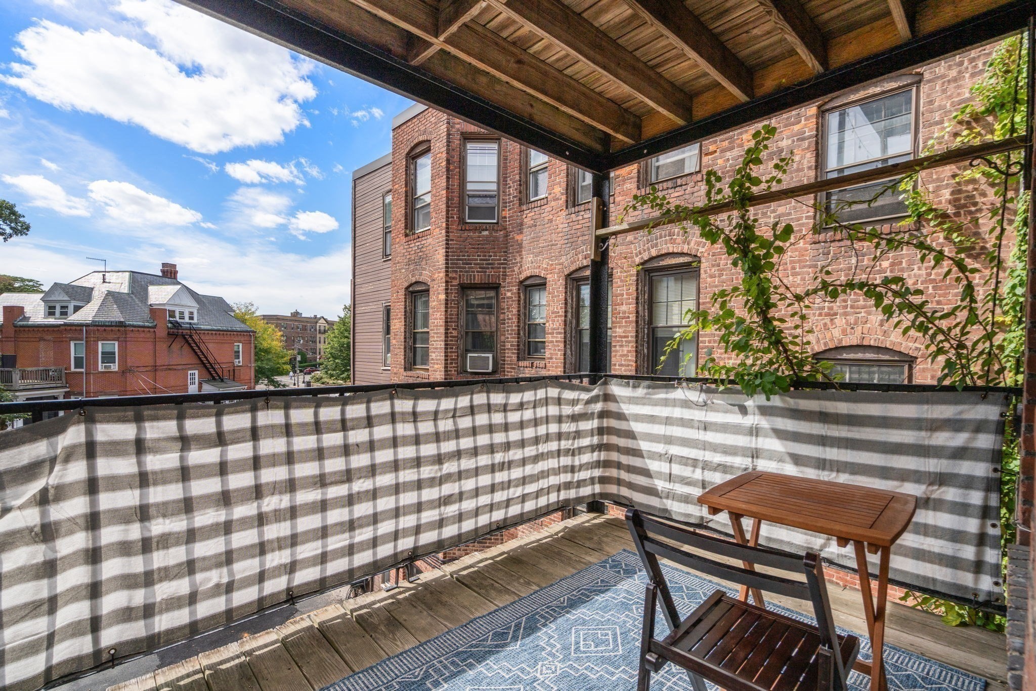 72 Strathmore # 7B