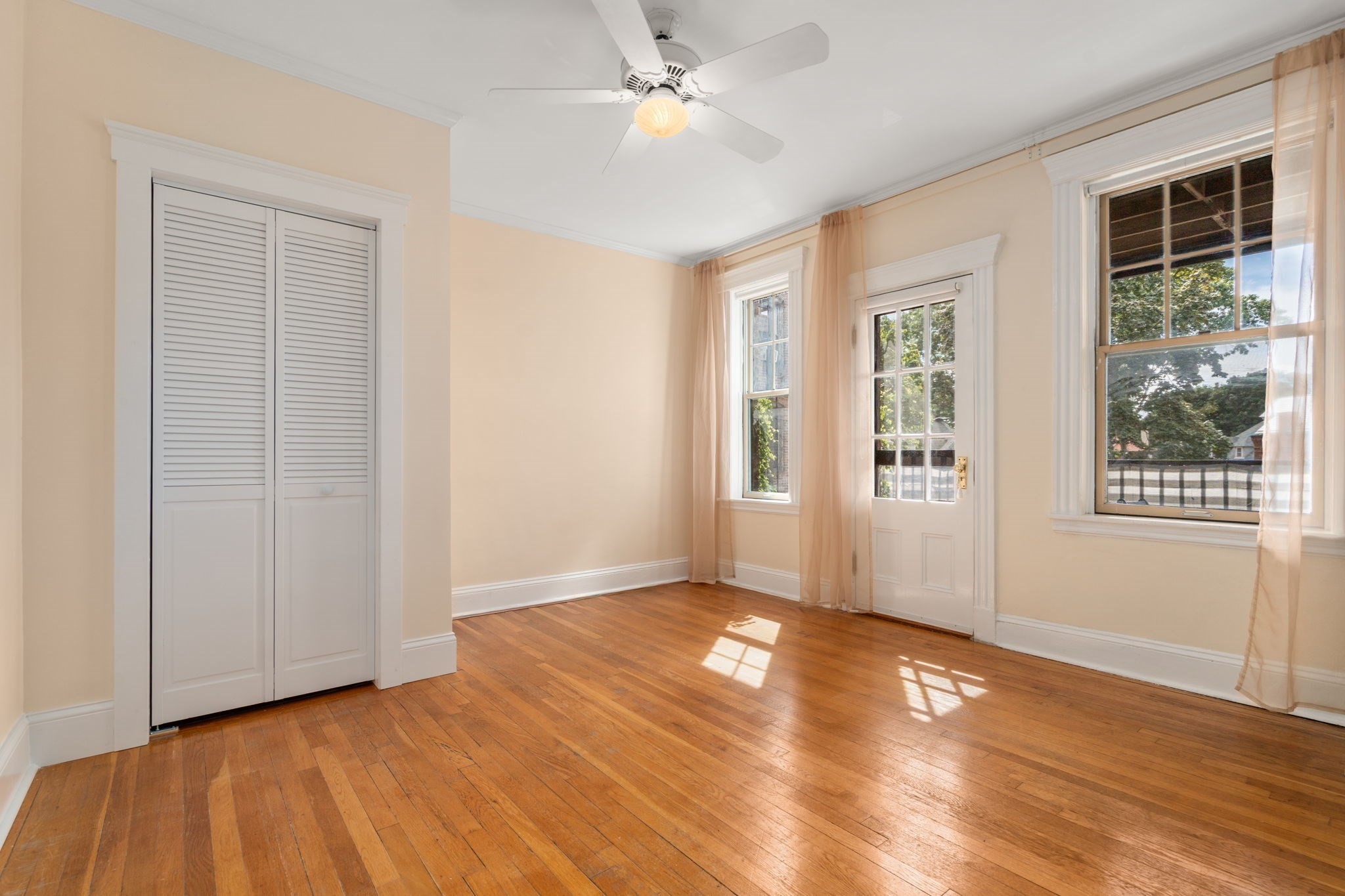 72 Strathmore # 7B