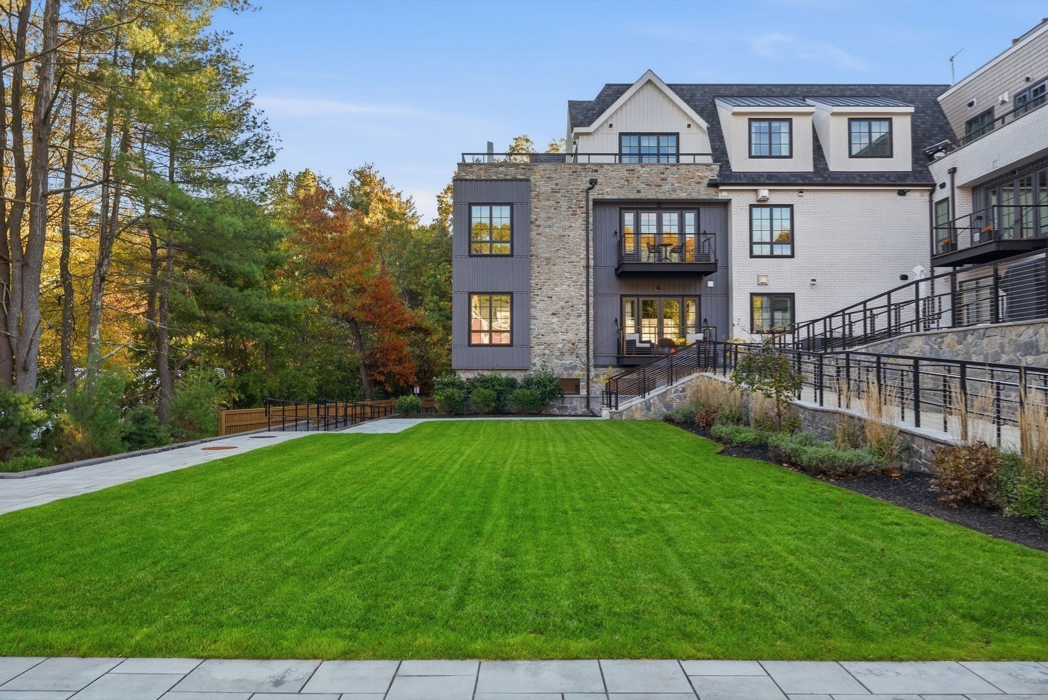 148 Weston Road # 206