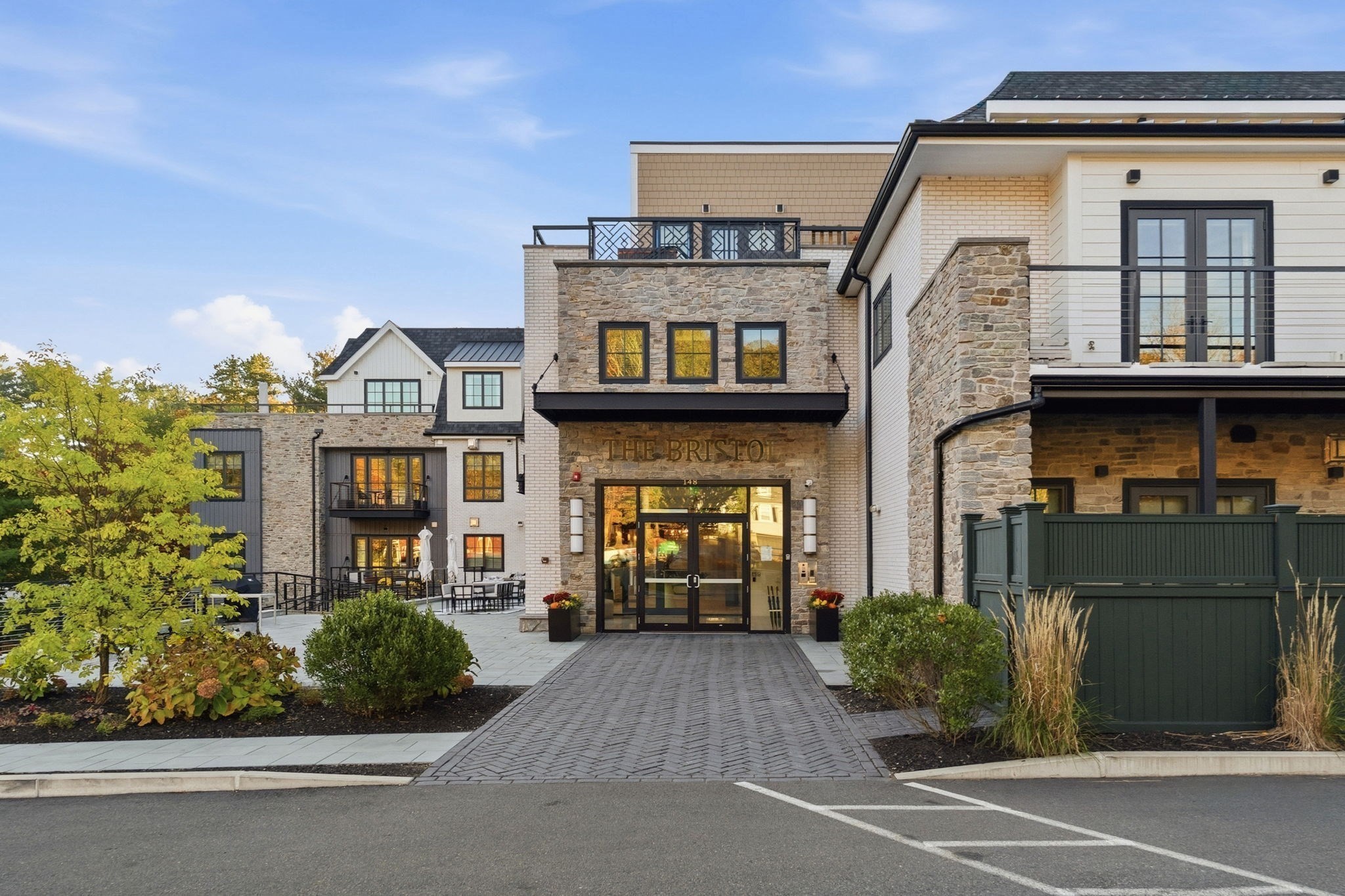 148 Weston Road # 206