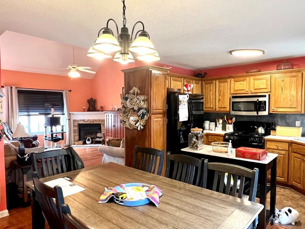 112 Twin Oaks Drive