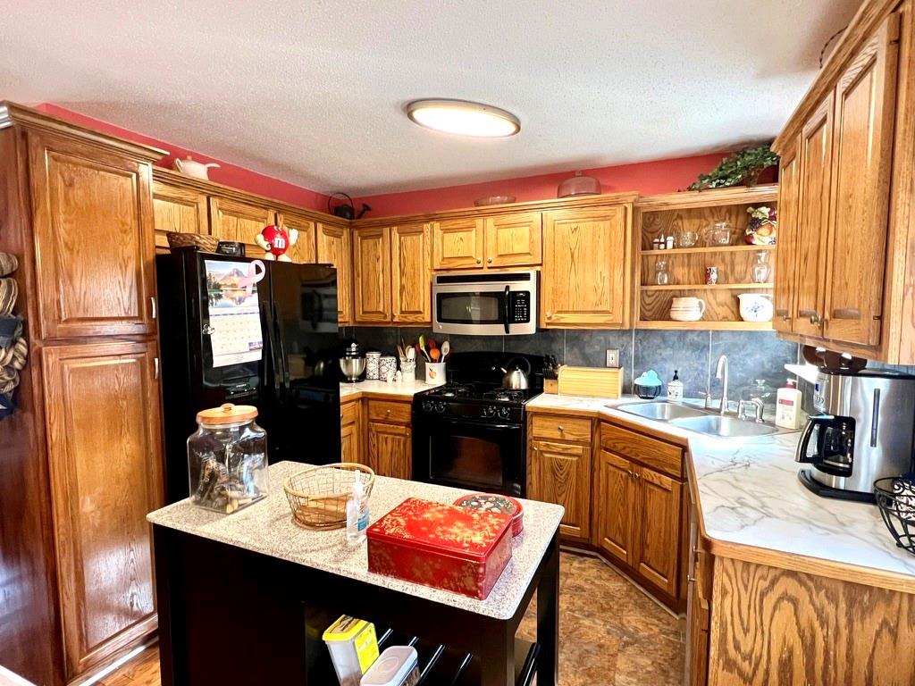 112 Twin Oaks Drive