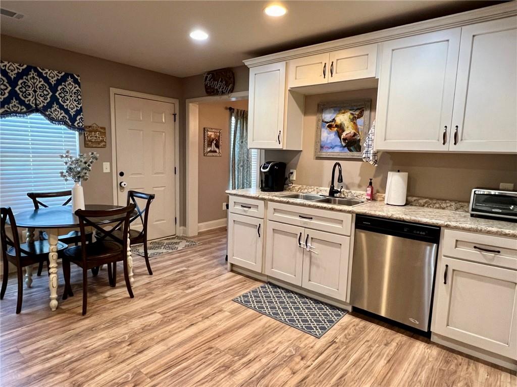 212 Gilmore Circle SW