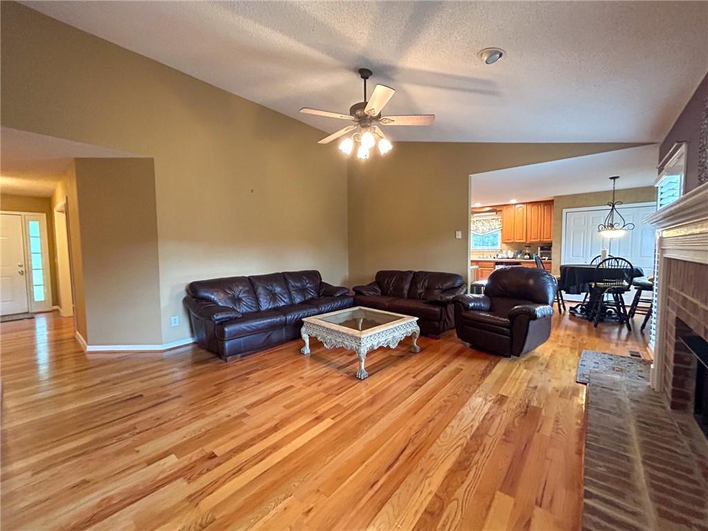 137 Cathy Lane NE