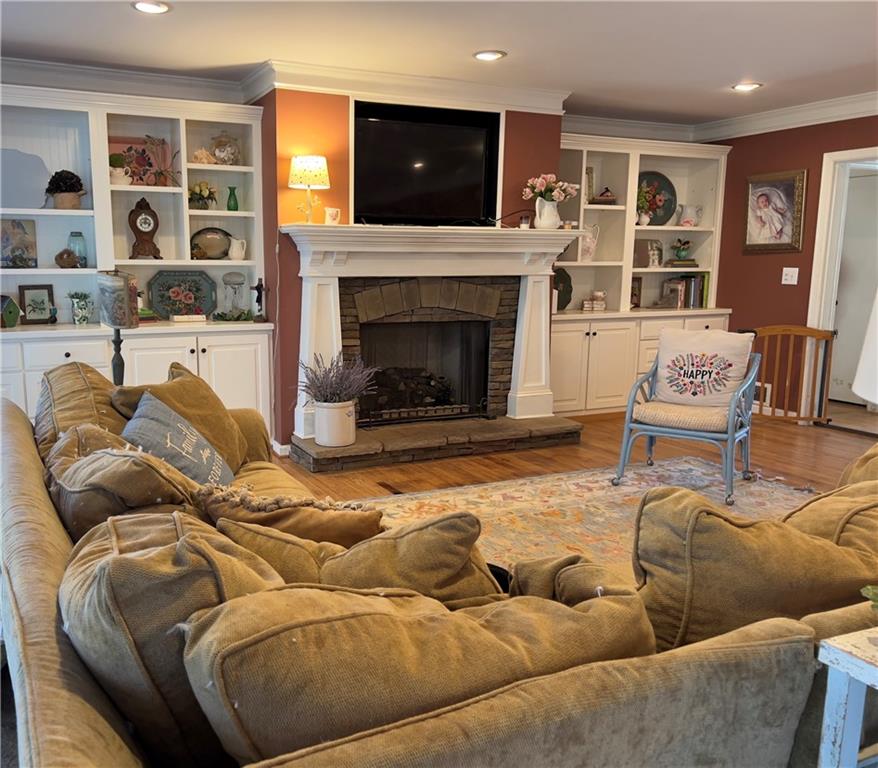 114 Hillcrest Drive