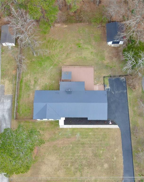 216 Three Oaks Drive SE
