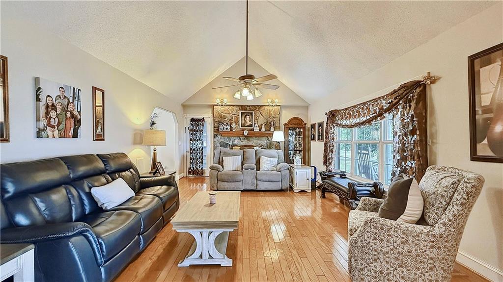 114 Belwood Drive SE