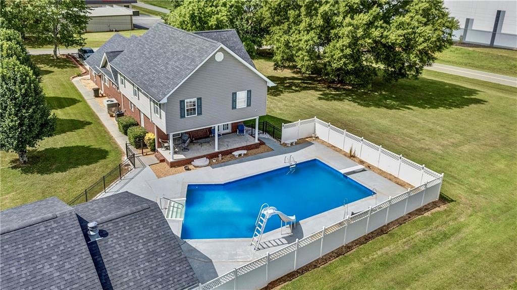 114 Belwood Drive SE