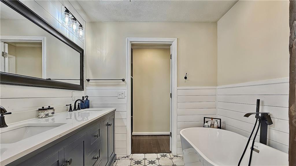 320 Wrights Hollow Road SE