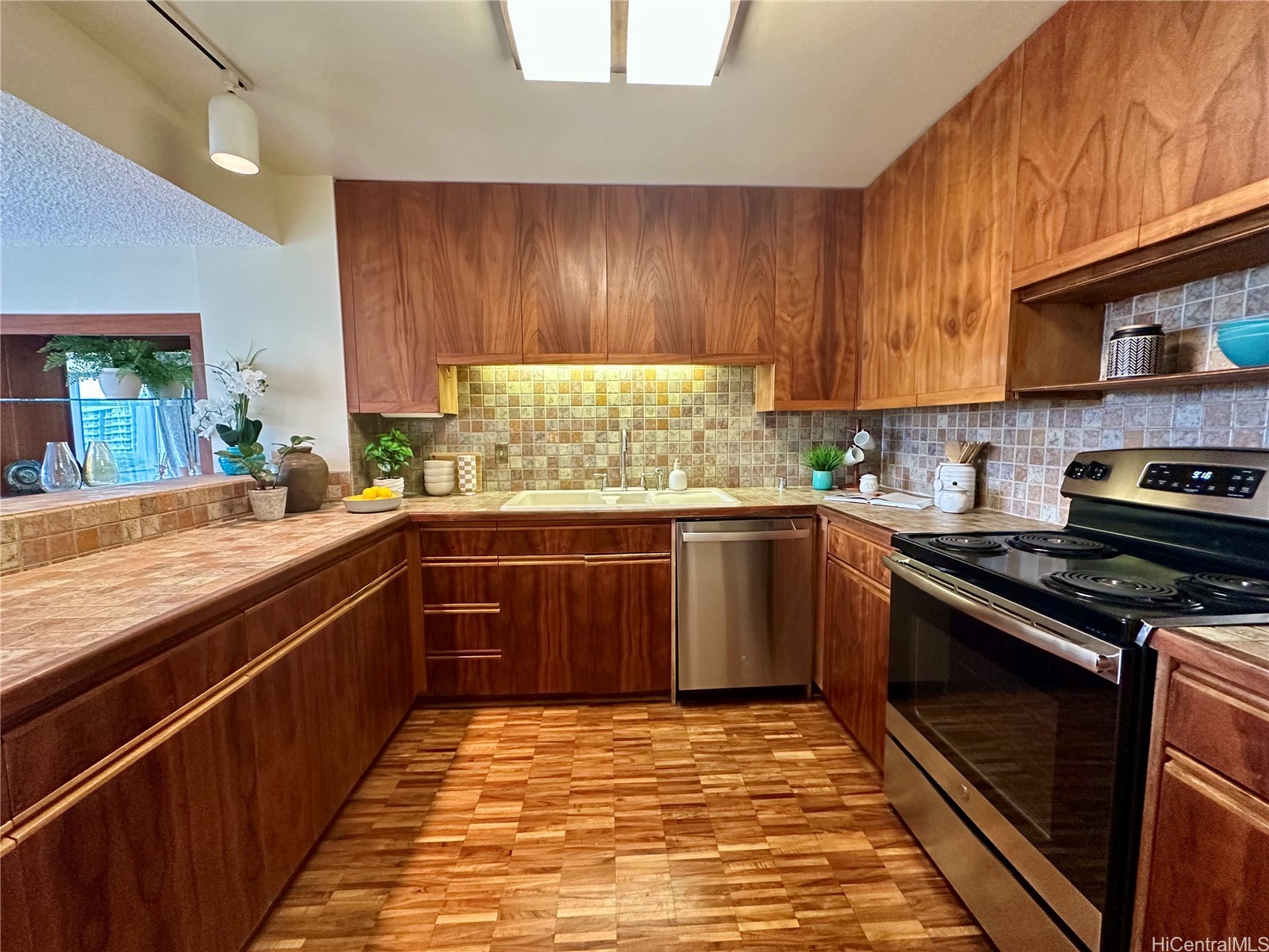 1525 Wilder Avenue 903