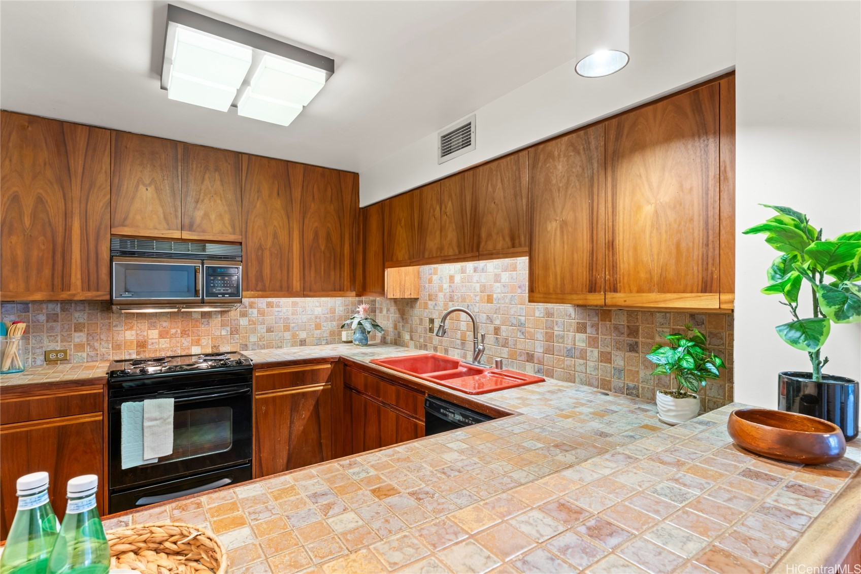 1525 Wilder Avenue 401