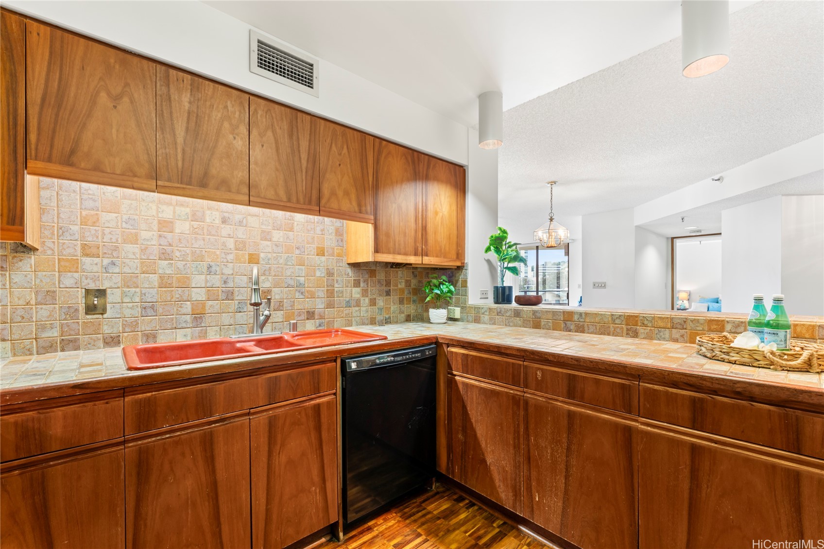 1525 Wilder Avenue 401