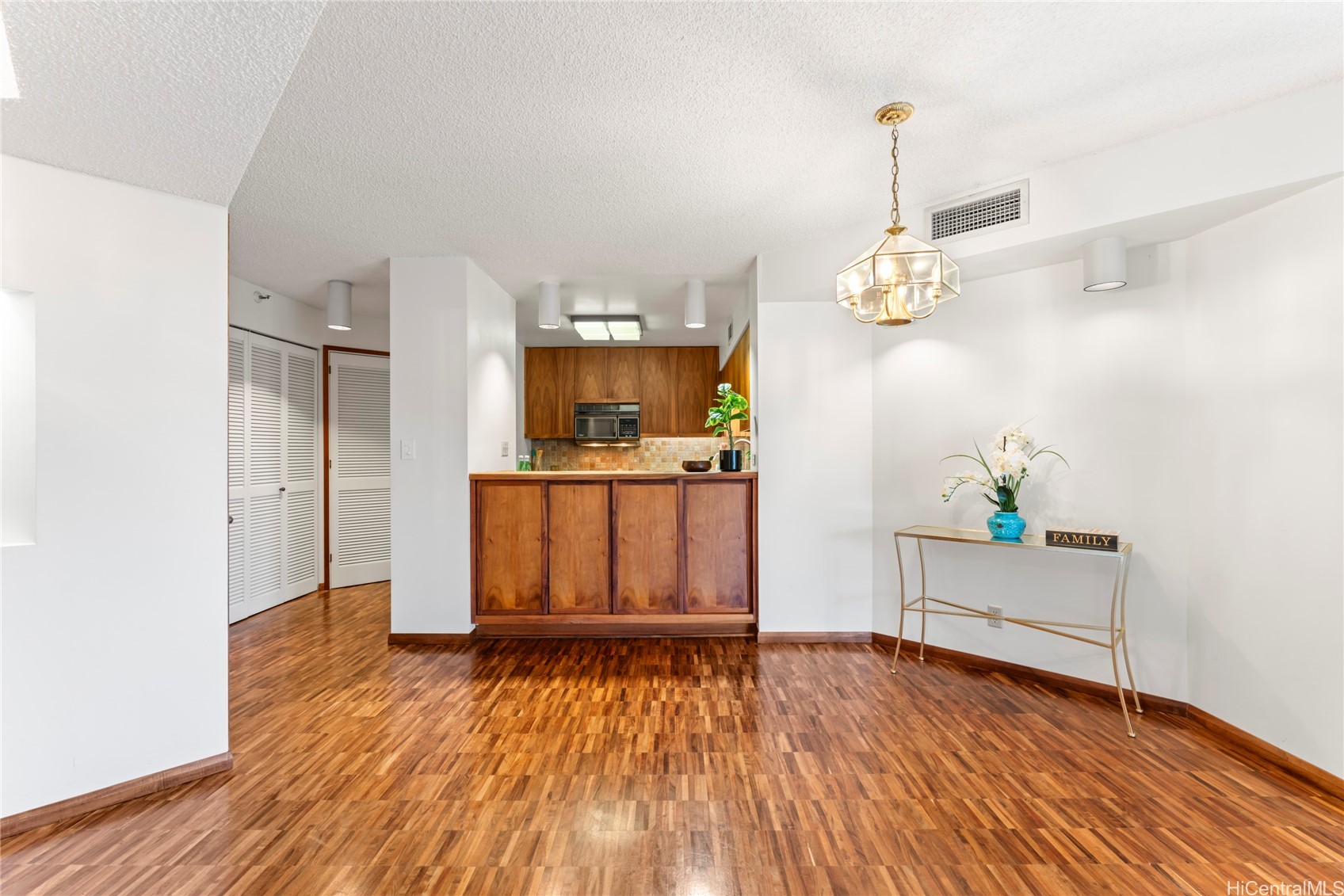1525 Wilder Avenue 401
