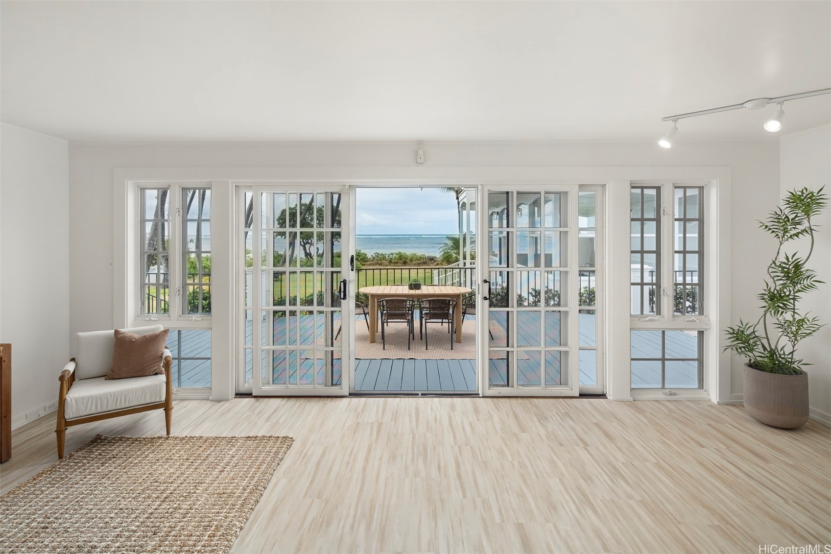 4929 Kalanianaole Highway