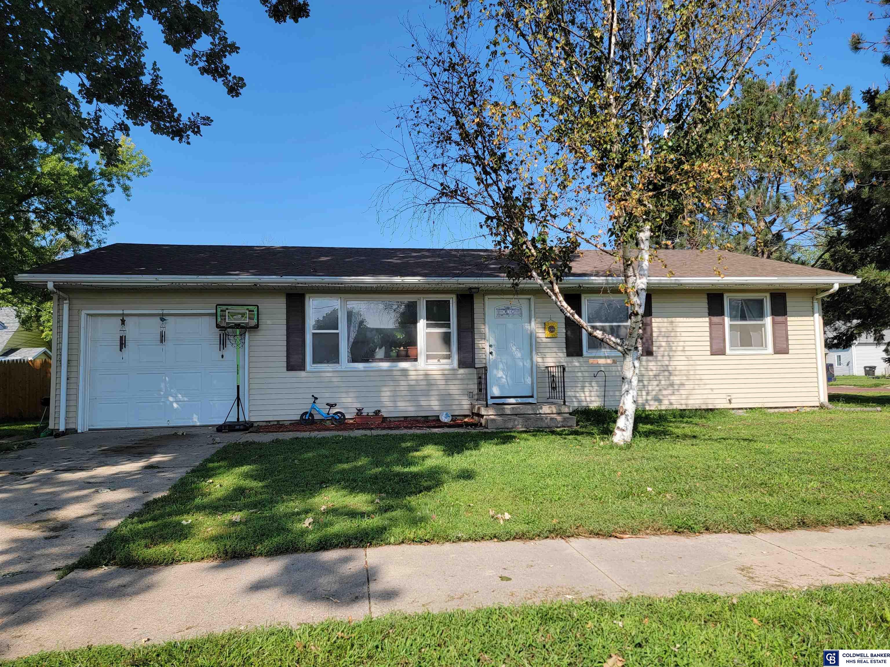 423 N Academy Avenue