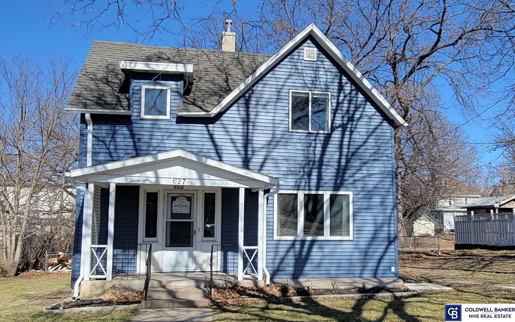627 E 6th Street