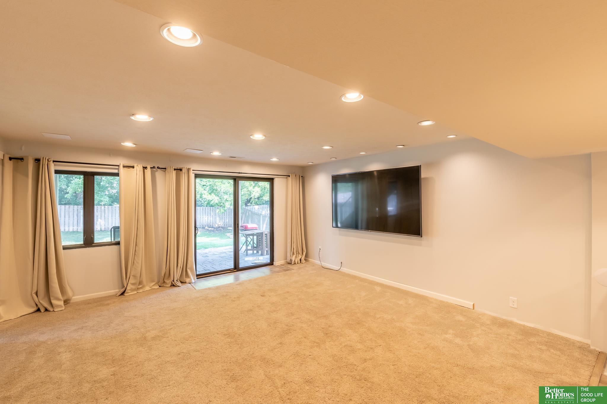 17220 S Creek Circle