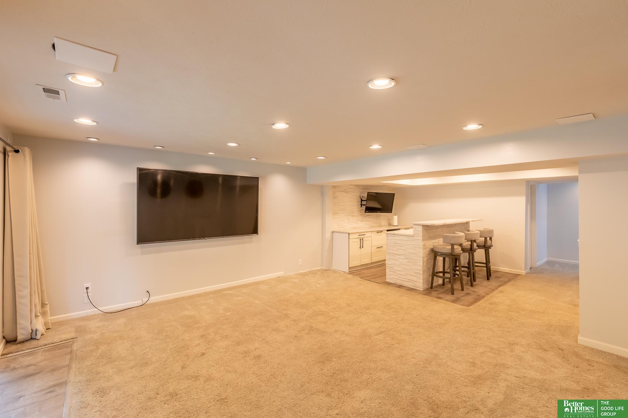 17220 S Creek Circle