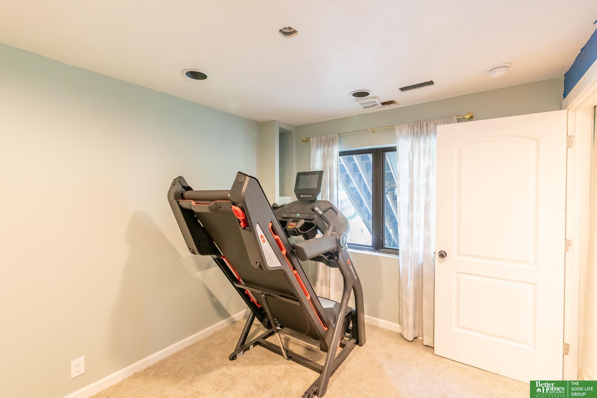 17220 S Creek Circle