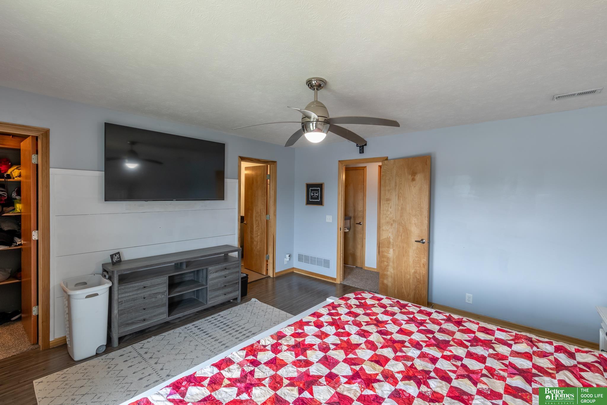 17220 S Creek Circle