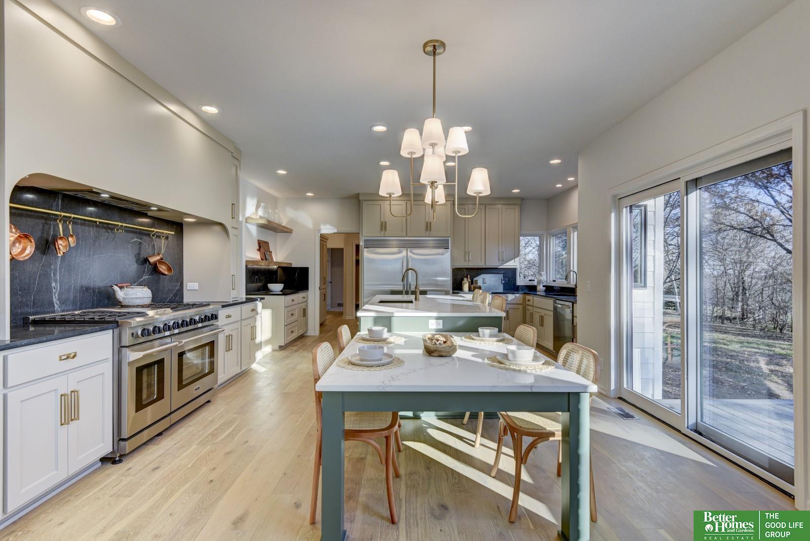 5105 S 181 Plaza