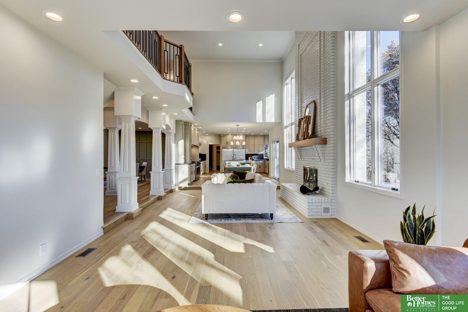 5105 S 181 Plaza