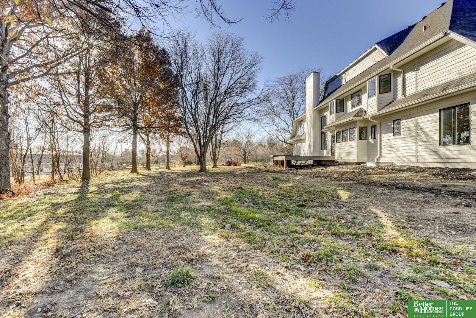 5105 S 181 Plaza