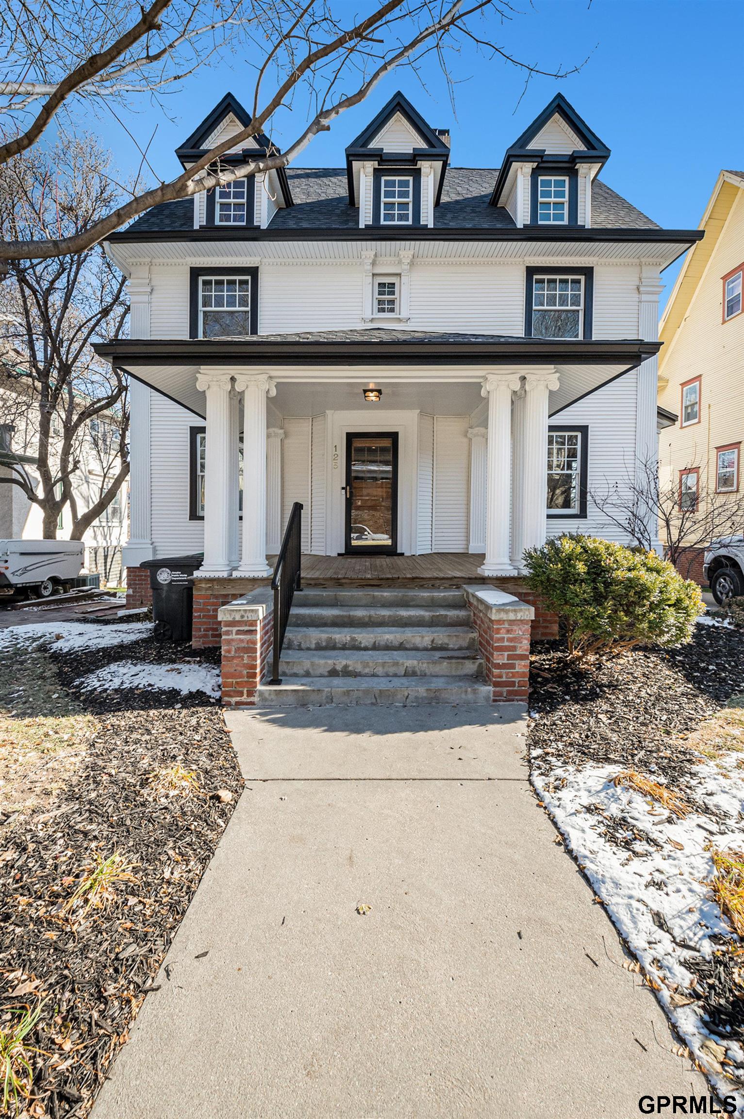 125 N 38Th Avenue