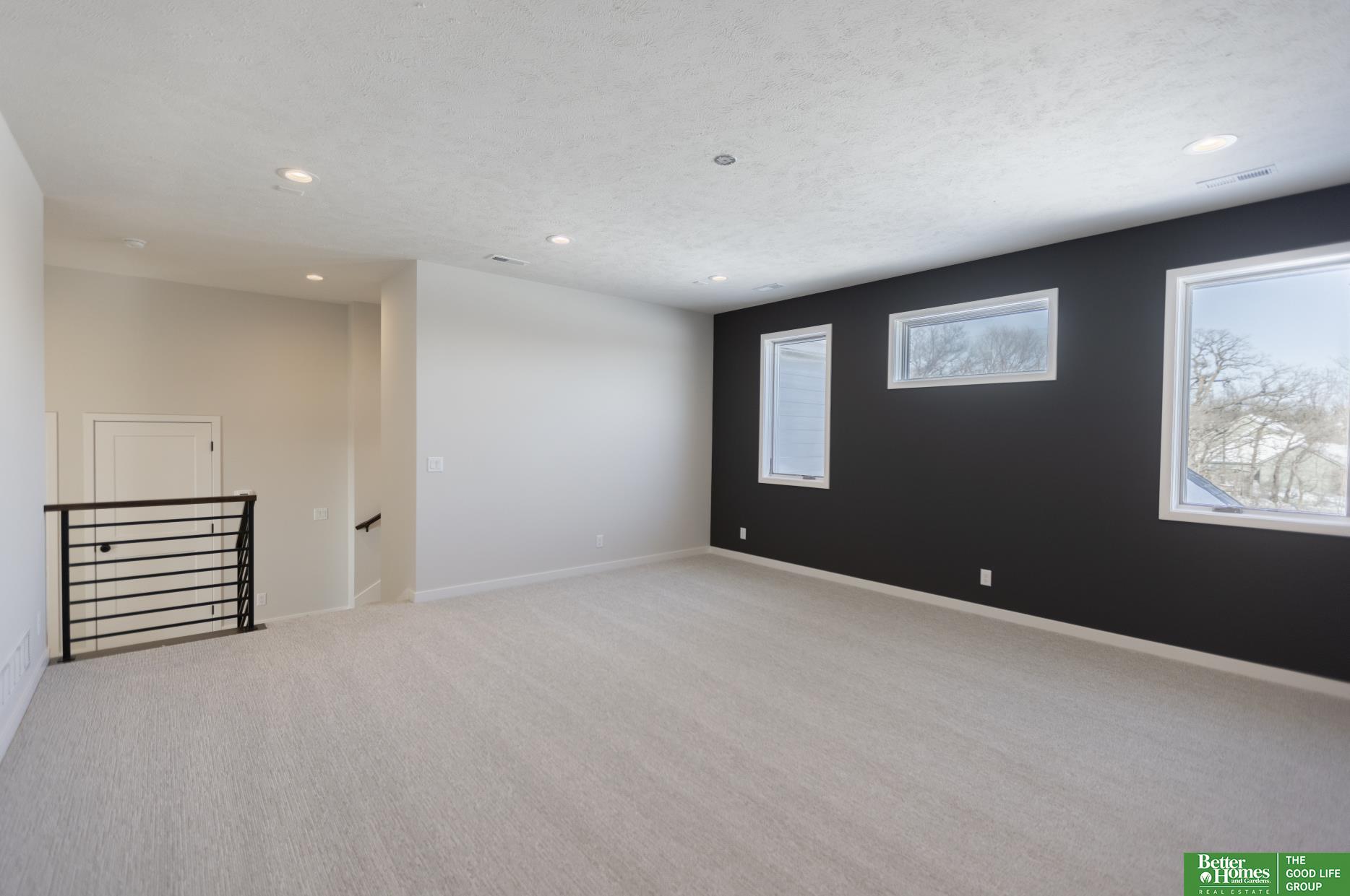 15526 Riha Circle
