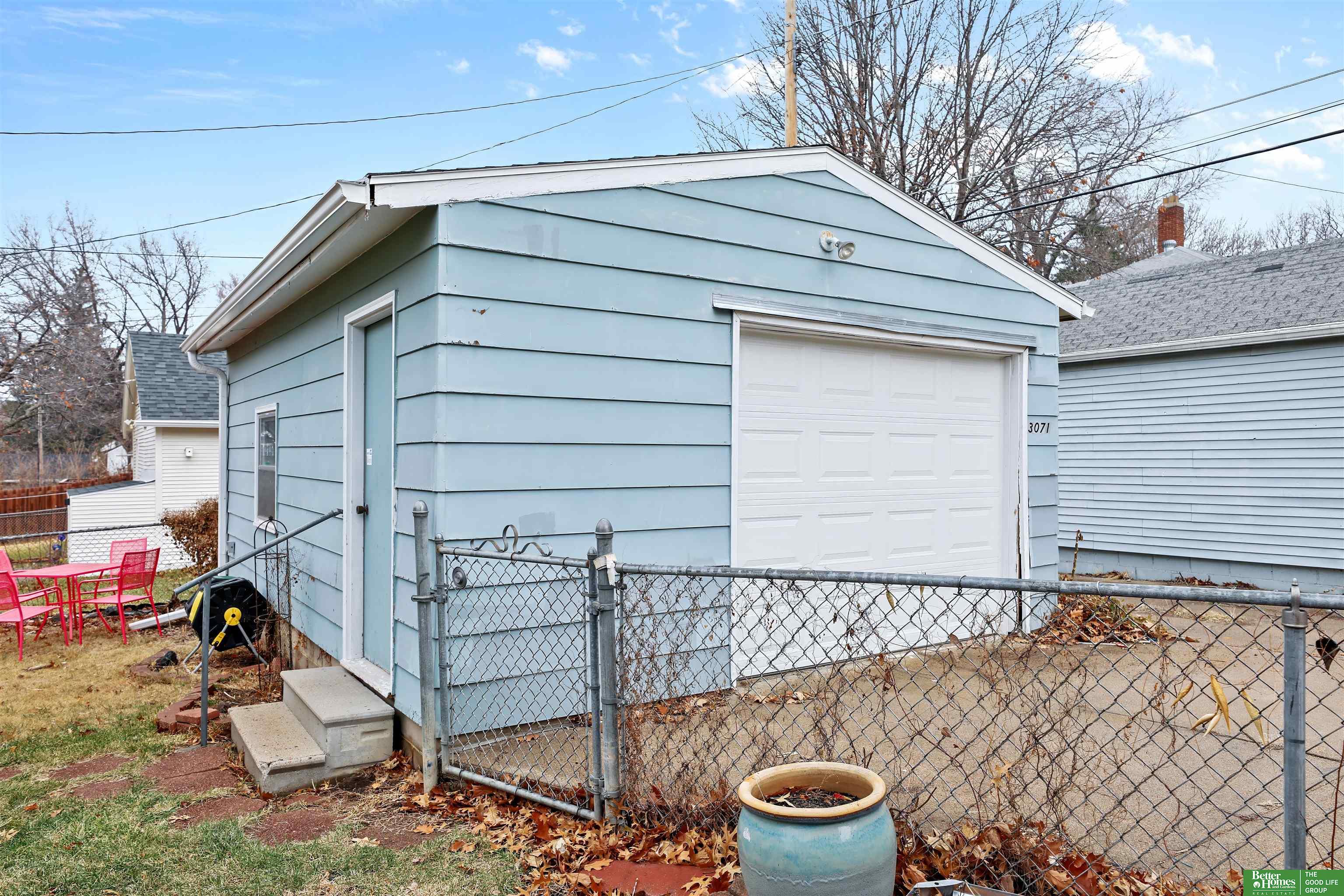 3071 S 32nd Street