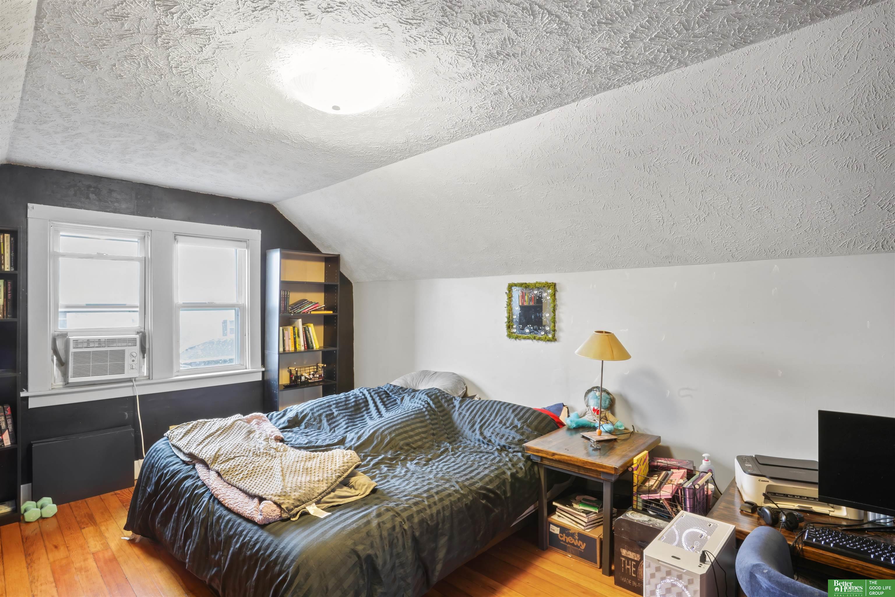 3071 S 32nd Street