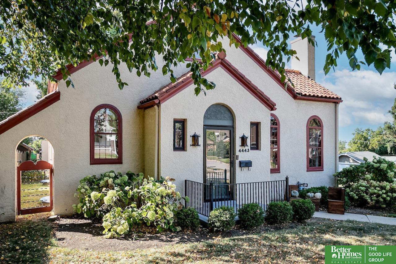 4443 William Street
