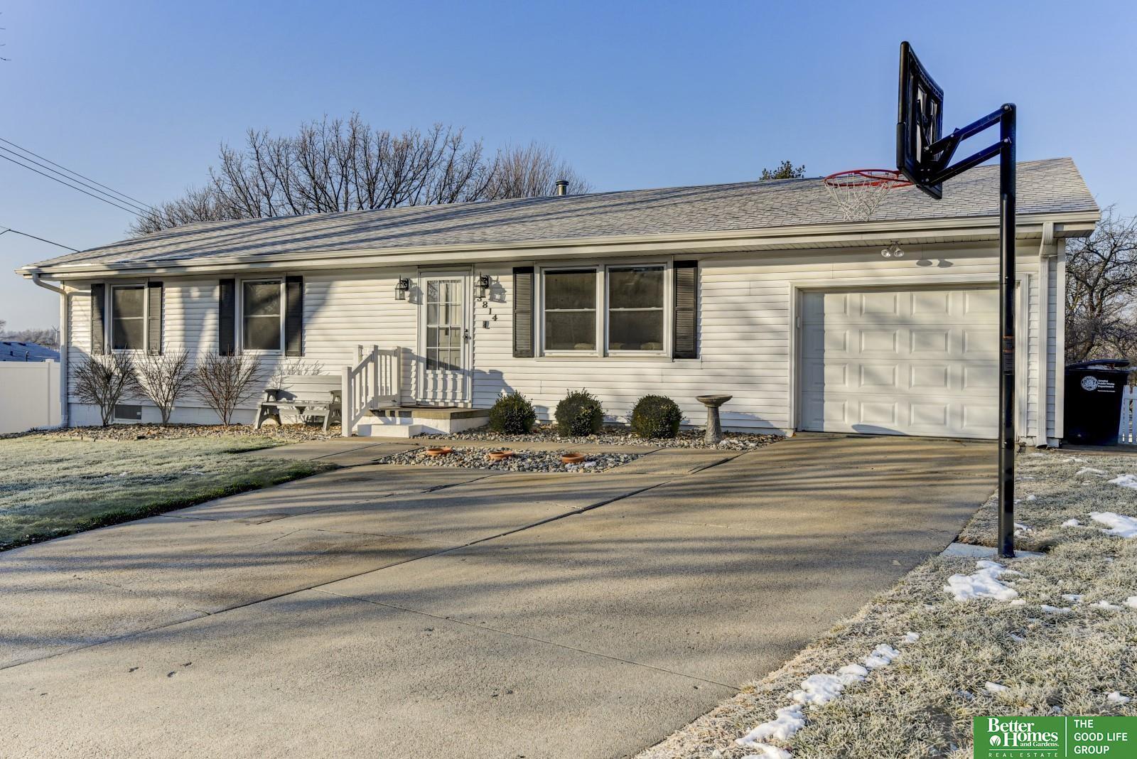 3814 N 88 Circle