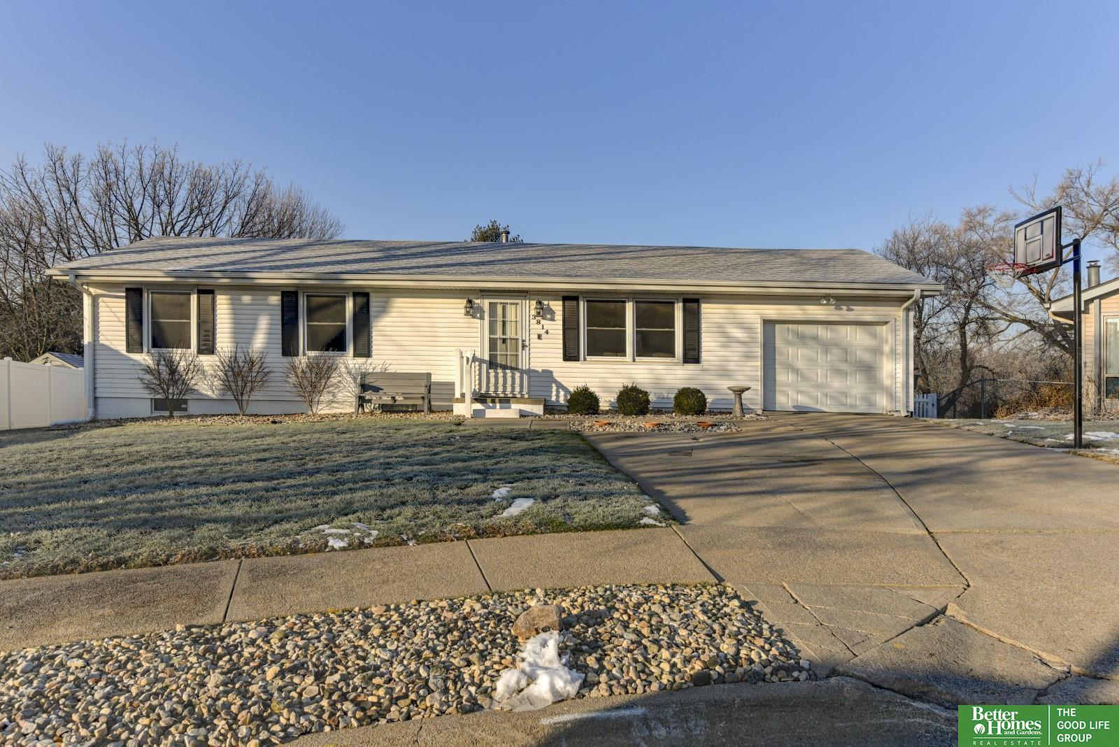 3814 N 88 Circle