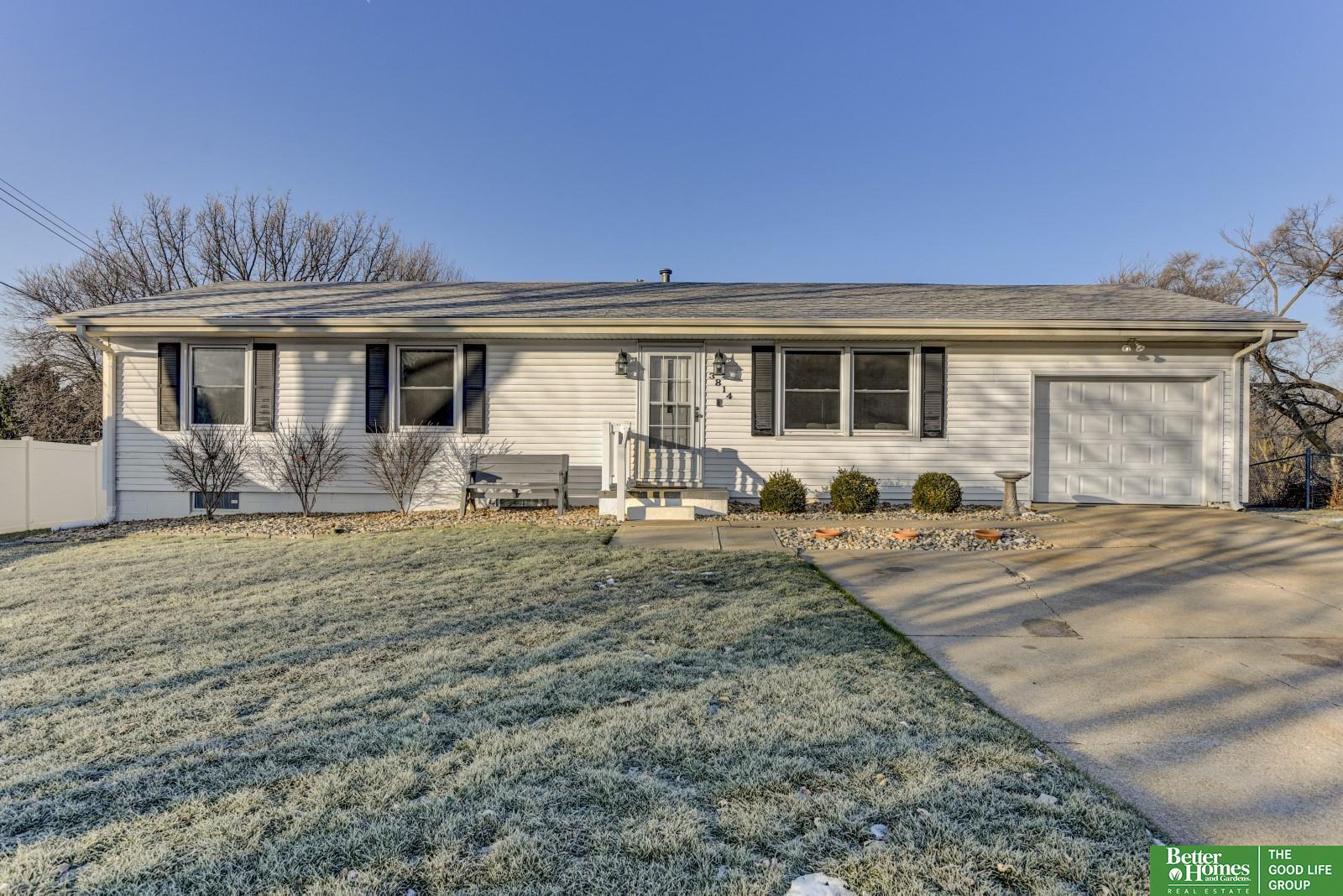 3814 N 88 Circle