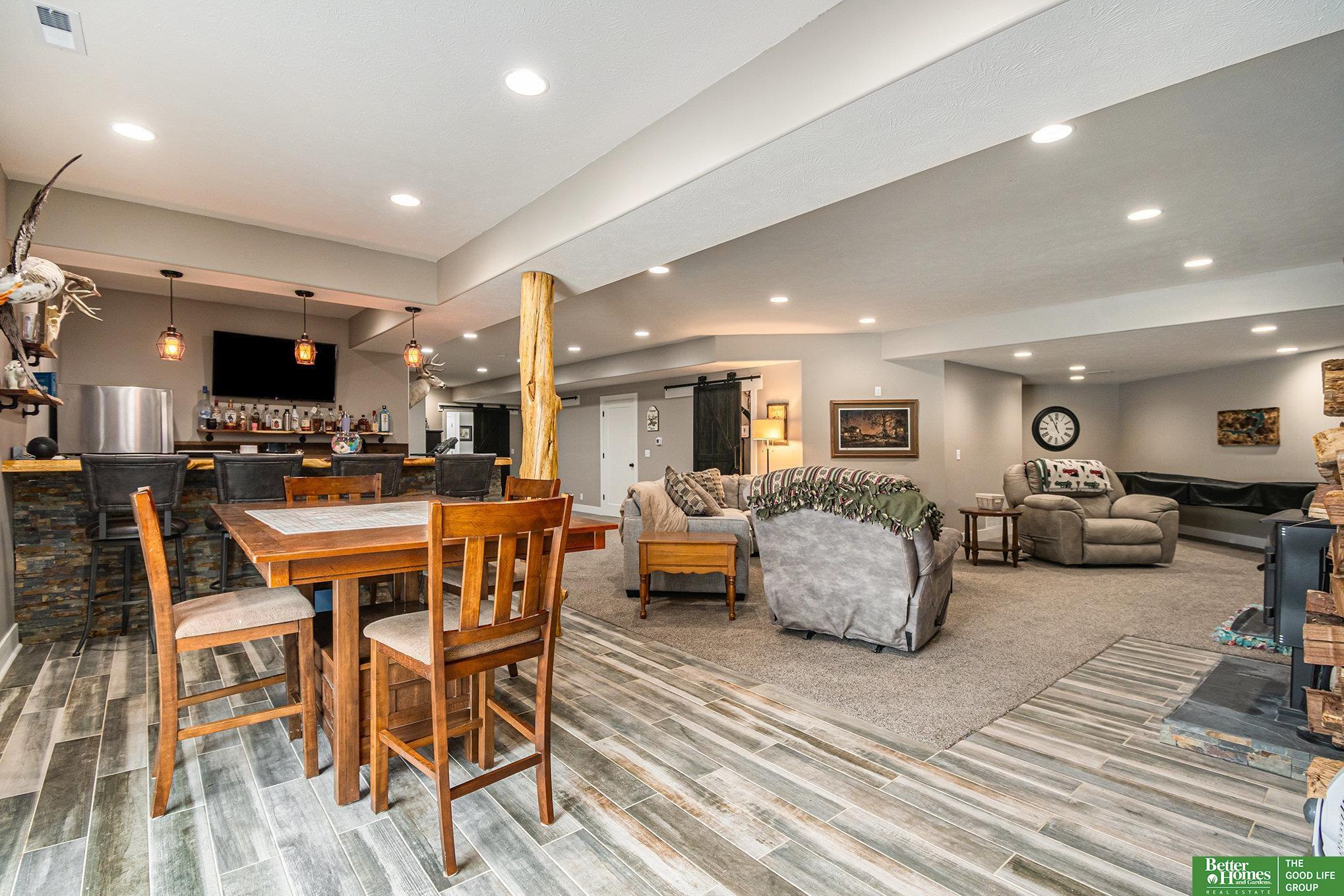 6372 Majestic Oaks Road