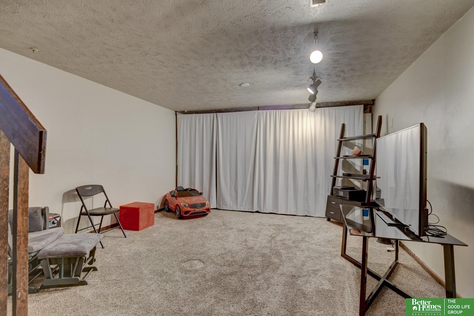 2725 N 129 Circle
