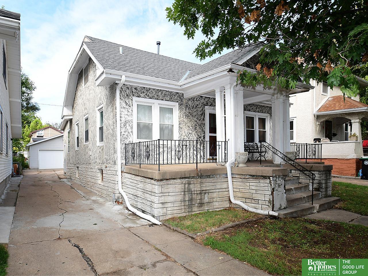 1014 S 25 Avenue